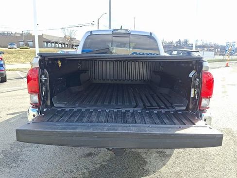 Used 2018 Toyota Tacoma SR5 image 25