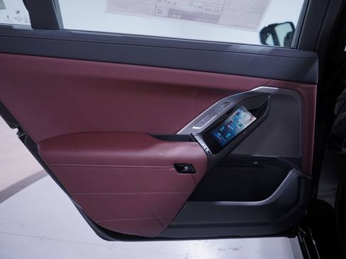 New 2026 BMW 760i xDrive w/ Premium Package image 15