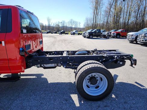 New 2026 Ford F550 4x4 Regular Cab Super Duty image 13