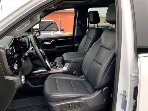 Used 2025 GMC Sierra 2500 SLT w/ SLT Premium Package image 8