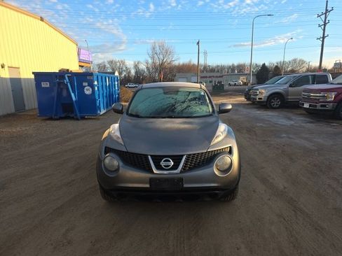 Used 2012 Nissan Juke SV image 2