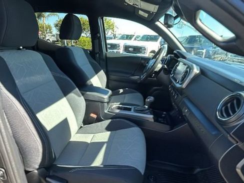 Used 2021 Toyota Tacoma TRD Sport image 11