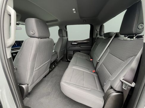 Used 2024 Chevrolet Silverado 1500 LT AWD/4WD image 32