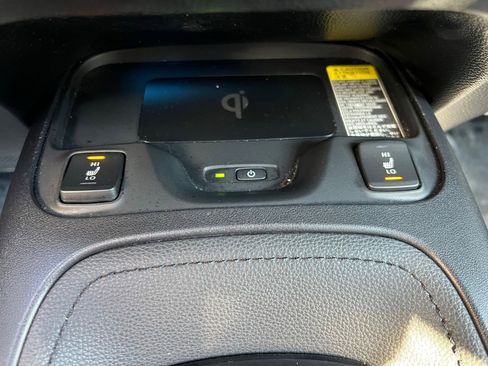 Used 2020 Toyota Corolla XSE image 37