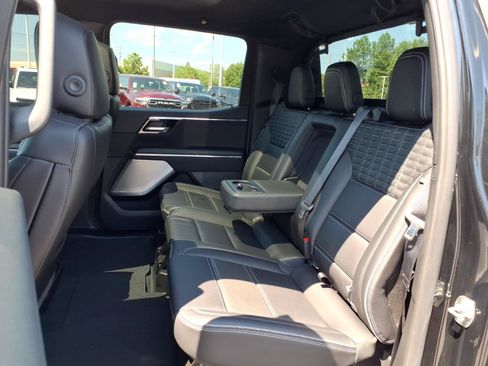 Used 2025 GMC Sierra EV Denali AWD/4WD image 19