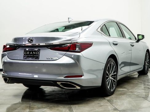 Used 2024 Lexus ES 350 w/ Premium Package image 12