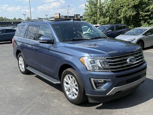 Used 2020 Ford Expedition XLT w/ Equipment Group 202A AWD/4WD image 7