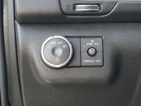 Used 2015 Chevrolet Traverse LT FWD image 8