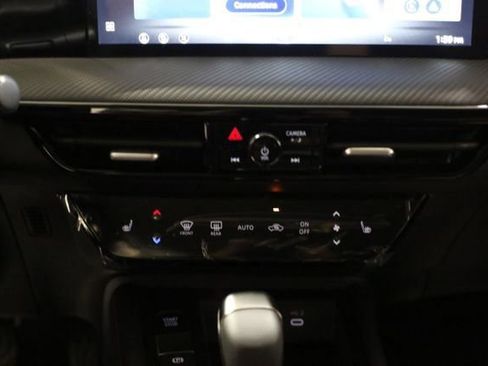 New 2026 Nissan Kicks SR image 13