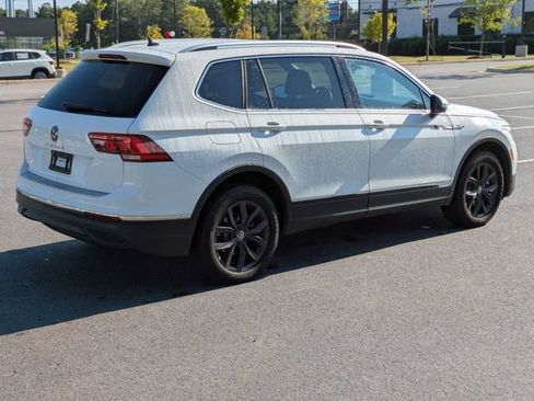 Used 2024 Volkswagen Tiguan SE FWD image 4