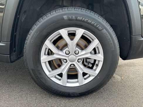 Used 2022 Jeep Grand Cherokee L Limited image 31