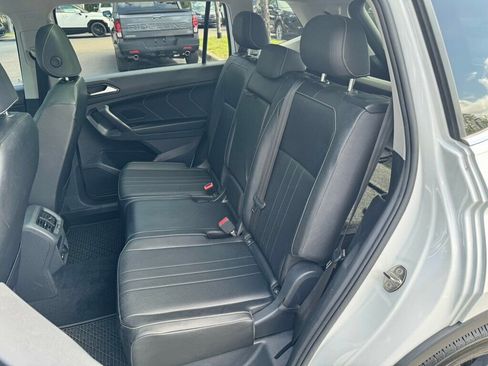 Used 2022 Volkswagen Tiguan SE FWD image 8