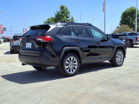 Used 2024 Toyota RAV4 XLE Premium FWD image 5