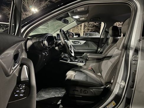 Used 2025 Chevrolet Blazer LT image 12