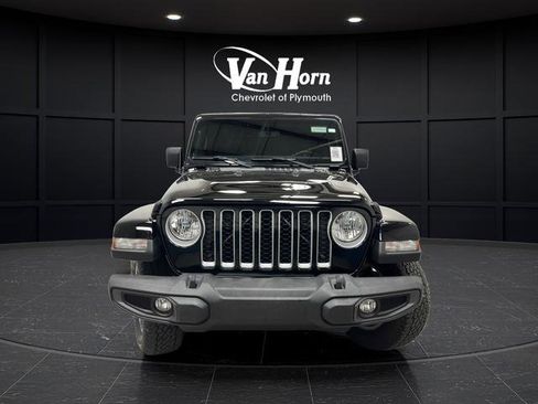 Used 2022 Jeep Gladiator Overland w/ Popular Equipment Package AWD/4WD image 2