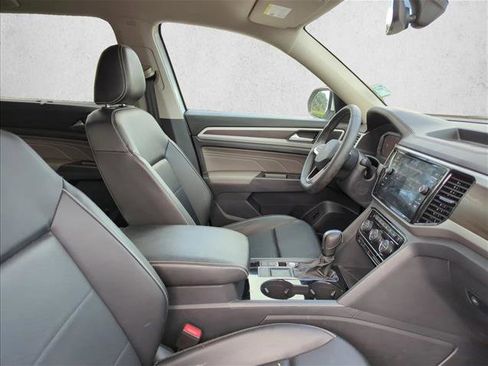 Used 2023 Volkswagen Atlas SE w/ Black Wheel Package image 23