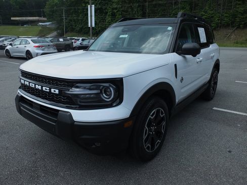 Used 2025 Ford Bronco Sport Outer Banks w/ Outer Banks Tech Package+ AWD/4WD image 7