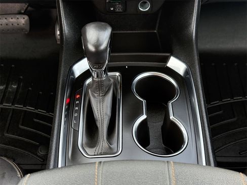 Used 2021 Chevrolet Traverse LT w/ LT Premium Package image 14