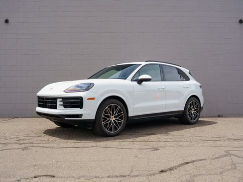 Certified 2026 Porsche Cayenne AWD/4WD image 1