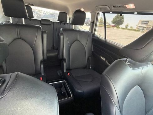 Used 2025 Toyota Grand Highlander AWD image 8