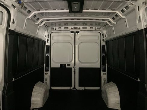 Used 2025 RAM ProMaster 2500 w/ Convenience Group FWD image 17