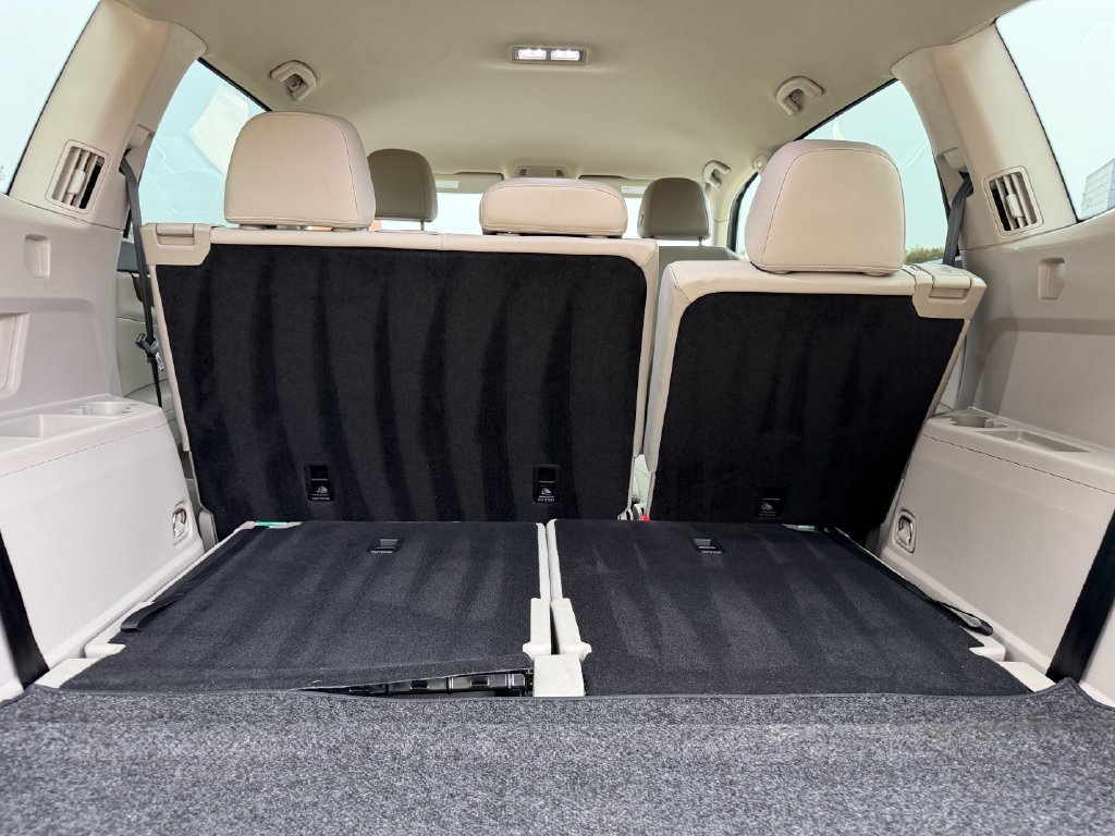 Used 2025 Volkswagen Atlas SE FWD image 30