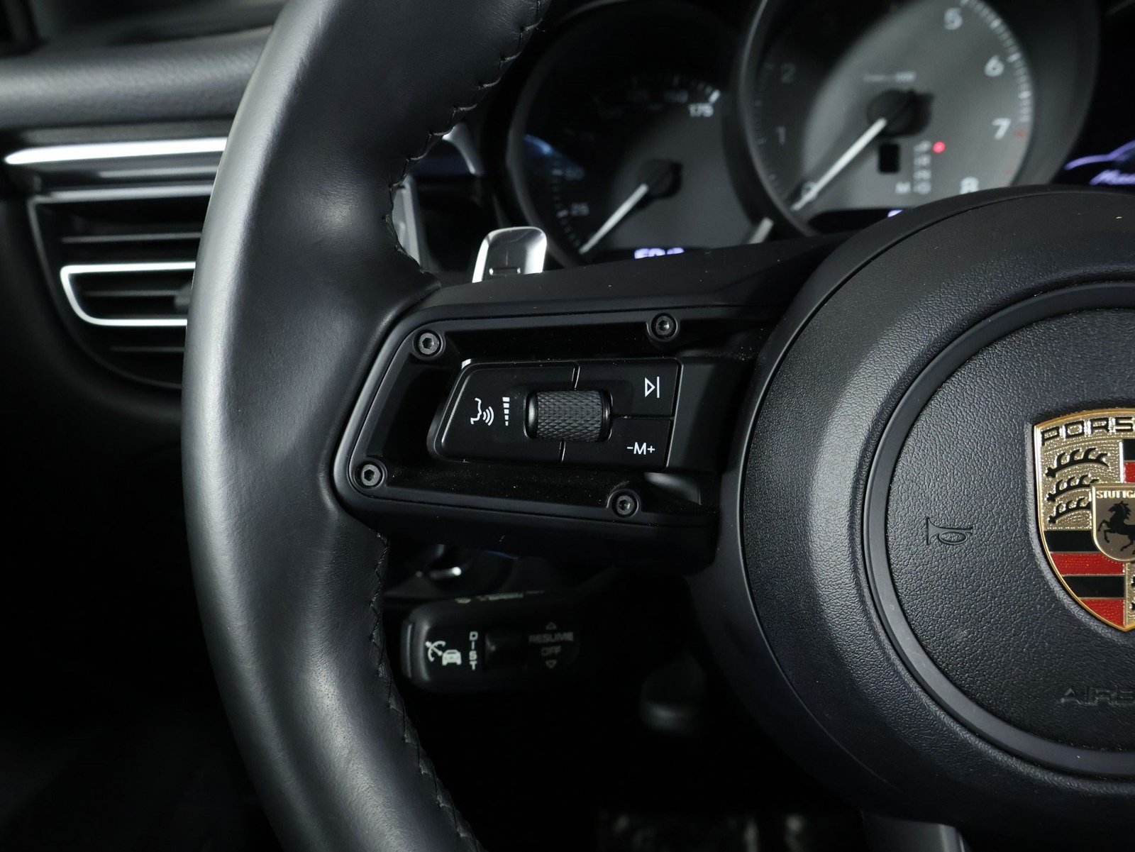 Certified 2024 Porsche Macan S AWD/4WD image 14