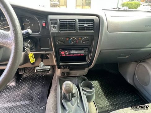 Used 2004 Toyota Tacoma 2WD Regular Cab w/ Enhancement Pkg image 44