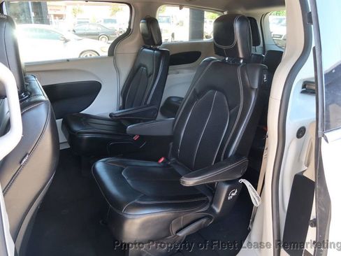 Used 2020 Chrysler Voyager Lxi FWD image 16