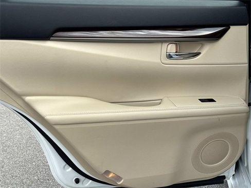 Used 2014 Lexus ES 350 w/ Luxury Package image 12