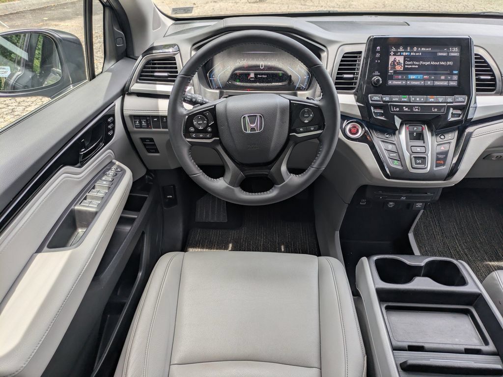 Used 2024 Honda Odyssey Touring image 16