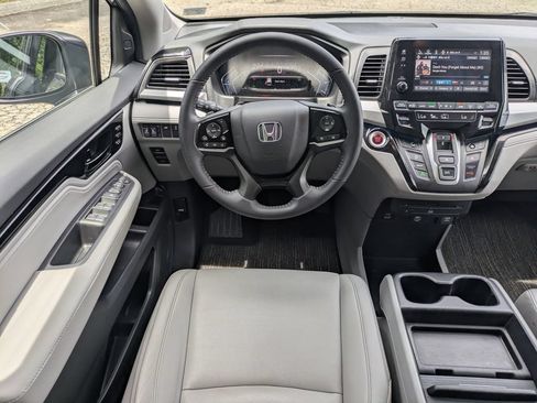 Used 2024 Honda Odyssey Touring image 16