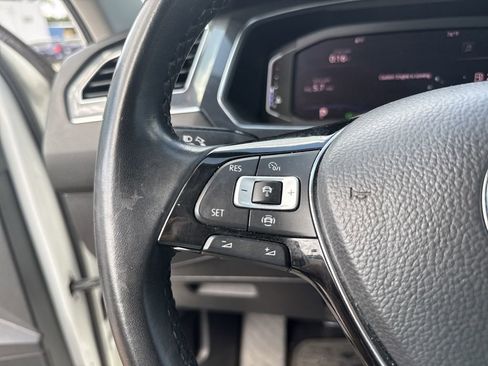 Used 2019 Volkswagen Tiguan SEL FWD image 16