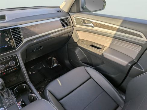 Certified 2023 Volkswagen Atlas SE w/ Panoramic Sunroof Package FWD image 15