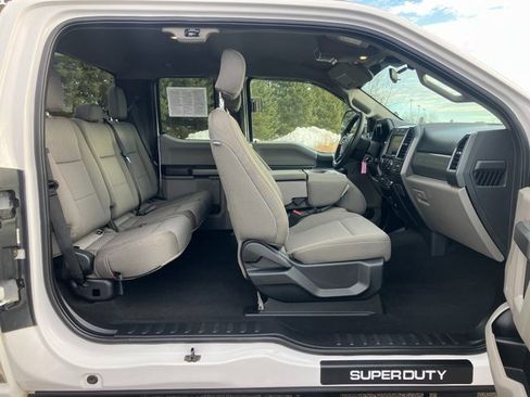 Used 2021 Ford F350 XLT w/ Snow Plow Prep Package image 18