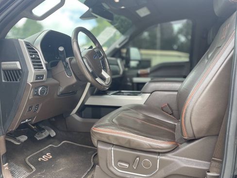 Used 2017 Ford F250 King Ranch w/ FX4 Off-Road Package AWD/4WD image 10
