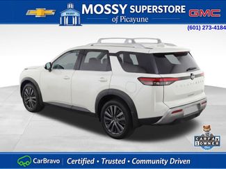 Used 2024 Nissan Pathfinder SL w/ SL Premium Package FWD video 3