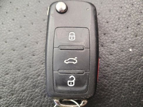Used 2014 Volkswagen Jetta SE FWD image 32