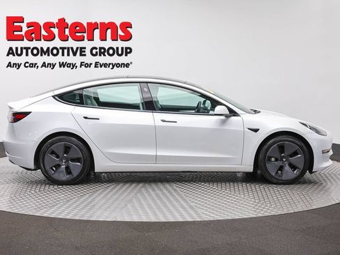 Used 2021 Tesla Model 3 Standard Range Plus RWD image 4