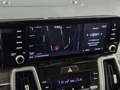 Used 2022 Kia Sorento S w/ Panoramic Sunroof Package image 12