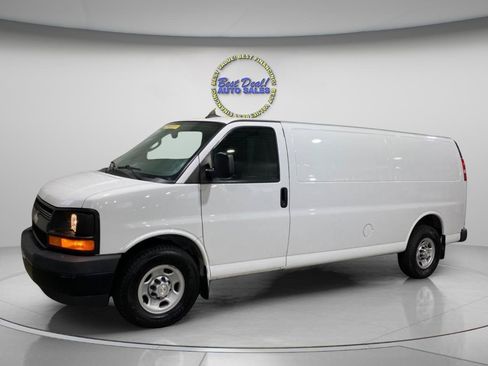 Used 2017 Chevrolet Express 3500 Extended RWD image 1