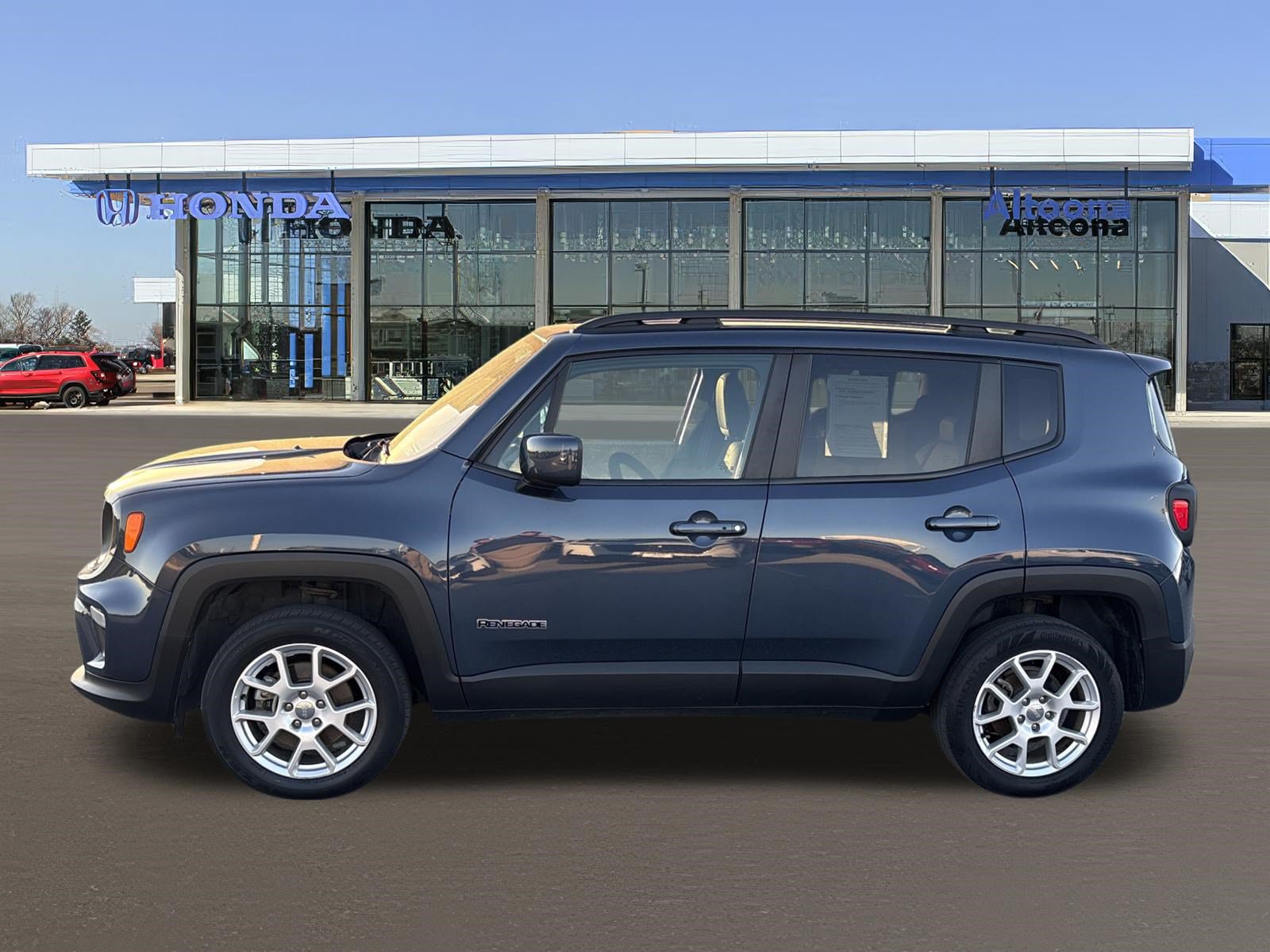 Used 2020 Jeep Renegade Latitude AWD/4WD image 2