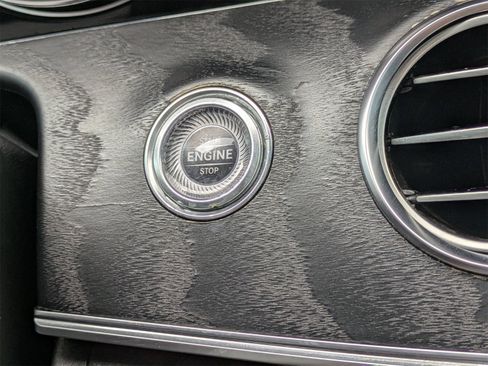 Used 2019 Mercedes-Benz E 300 4MATIC image 50