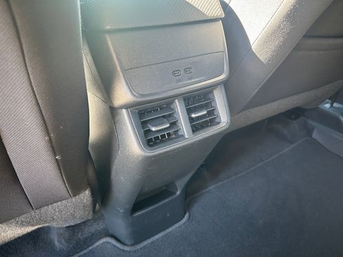 Used 2025 Chevrolet Equinox LT image 31