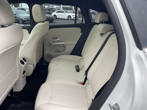 Certified 2025 Mercedes-Benz GLA 250 image 33