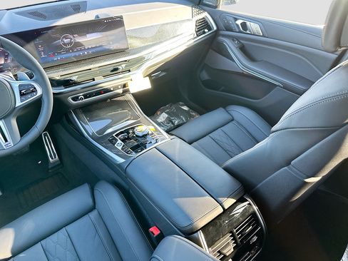 New 2026 BMW X7 M60i image 18