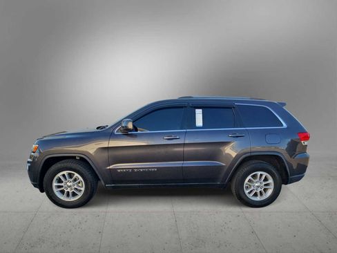 Used 2019 Jeep Grand Cherokee Laredo image 5