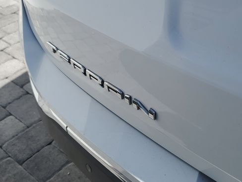 Certified 2023 GMC Terrain SLT FWD image 7