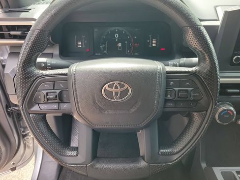 Used 2025 Toyota Tacoma SR AWD/4WD image 18