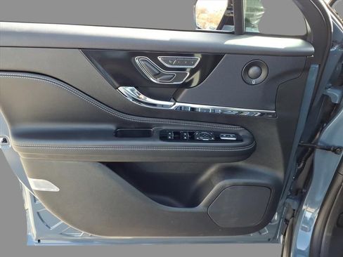 New 2026 Lincoln Corsair Reserve image 16